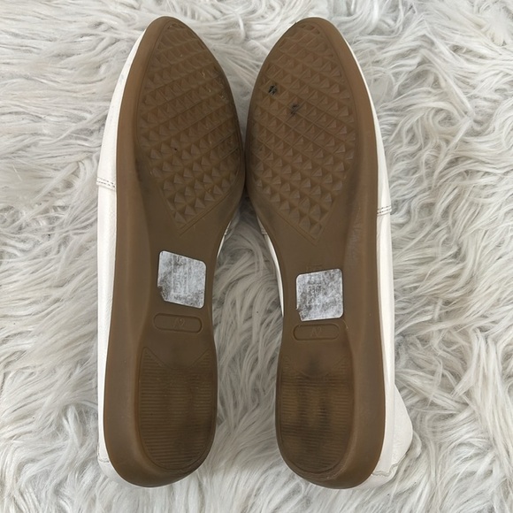 A2 by Aerosoles Trend Right White Faux Leather Cut-Out Slip On Loafers Size 9.5 - Picture 10 of 12